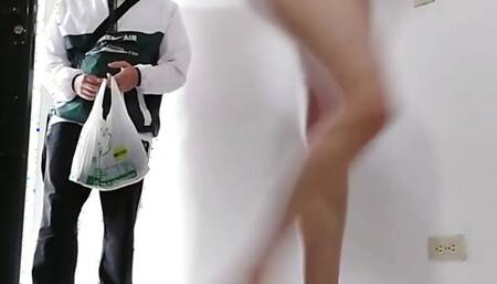 The delivery man accepts my pussy