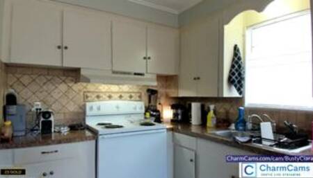 BustyCiara Provocative showpiece at CharmCams