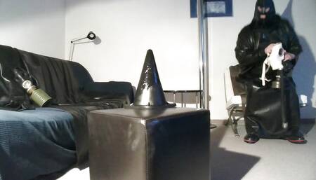 perv _klepperhexe present gasmask riding big dildo and drink piss