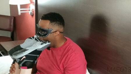 FOOT WORSHIP - SAVAGEFOOTGODDESS - Sweaty feet worship 720 mov