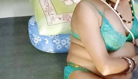 Indian hot bhabhi smoke cigarette and play with sex toy hot pussy nippal, boobs