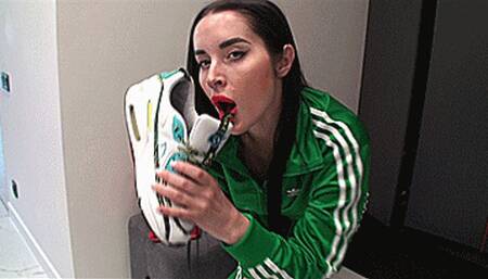 Nike’s sweaty sneakers and socks (1920x1080 HD) MP4