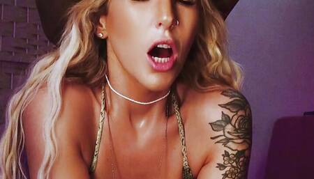 Hot Country Girl Rides Sybian