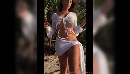 Would you like to see how I undress outside? ????