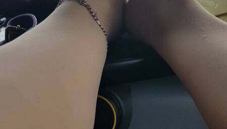 Göttin Lady Nala mit Nylons im Lkw