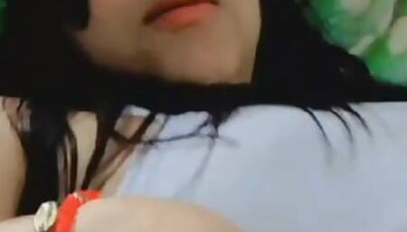 WHENEVER I DO TIK TOK I WARM UP, WHOEVER ACCOMPANIES ME I'M ALONE AT HOME