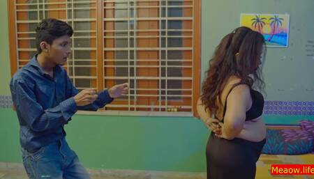 Choto Babu ne yea kiya dhek liya! New stepmom Sex