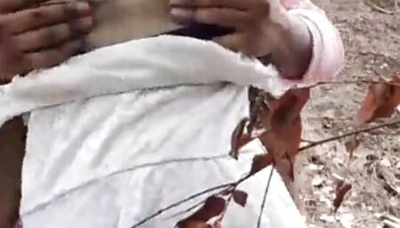 Desi indian girl in field sex enjoy