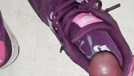 fucking and cumming on my wife's nike air max 90 sneakers using the fleshlight part 1