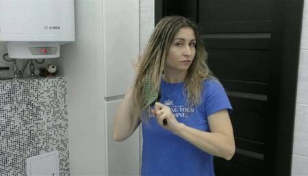 I comb my damp hair and then blow dry it MP4 HD 720p