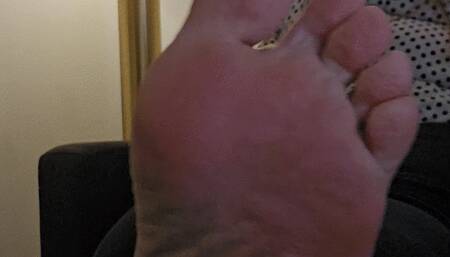 Bbw full body feet soles wrinkles and wiggles