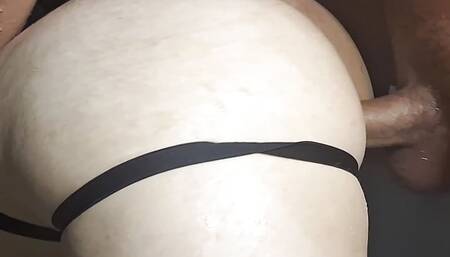 Fucking in 4, with her big ass, until I fill it with milk.