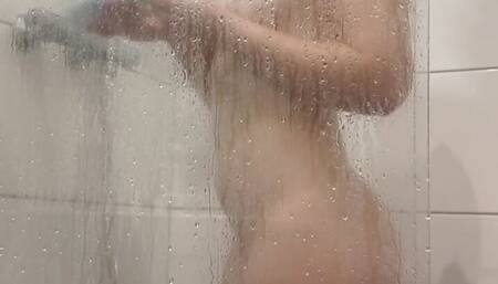 I fuck my roommate in the shower and cum in her tight pussy CREAMPIE