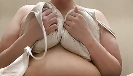 Masturbating while talking about what turns me on