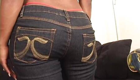 Beautiful ebony teen showing of her skills