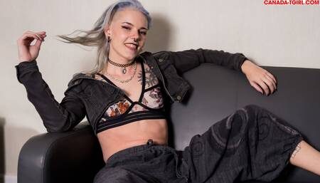 CANADA-TGIRL - Moxy Shows Her Naughty Moves For You