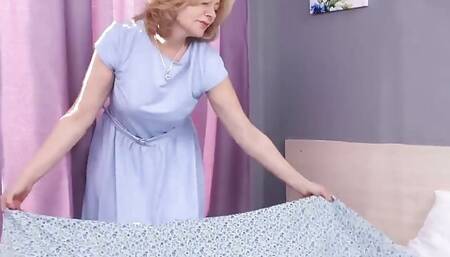 Auntjudys - Laundry Day with Sexy Mature MILF Diana