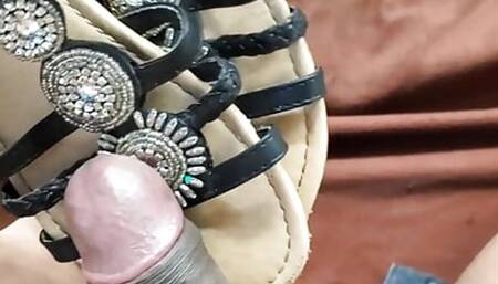 mechanic found sandals in family friend car