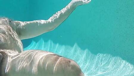Daddy takes a swim and cums underwater!