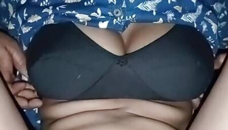 Desi Indian bhabhi masturbating