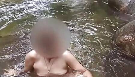 Girl has hot sex in the back seat with a taxi driver instead of paying