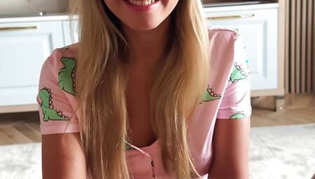 Stepsister has yet to wake up, and she already wants her mouth flooded with cum.