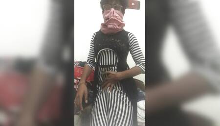 Indian crossdresser masterbation ????