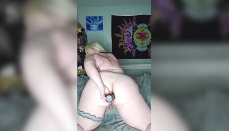 Snowbunny Takes BBC Dildo Like a Pro