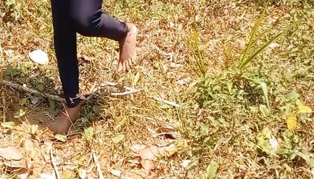 18+ Sri Lankan Girl Outdoor Fuck - Risky Public