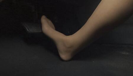 VIKA IN TIGHTS AND A FUR COAT SNOW STUCK_4K HDR PRO RES_FULL VIDEO 30 MIN 03