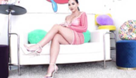 SWALLOWED Morgan Lee will make you cum