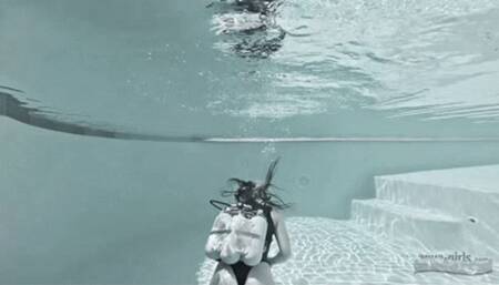 322 - Zazie Skymm And Our Old Sowjet Diving Equipment (C4S)