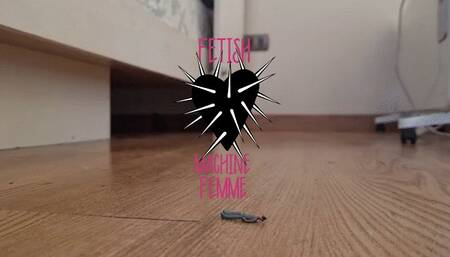 Egyal Giantteen Crushing a Little Human