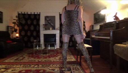 playing the piano with long red fingernails and thigh-high boots - full clip - (1280x720*mp4)