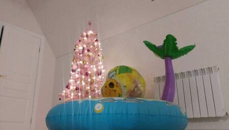 Alla hotly rides on two rare beach balls on an inflatable island and gets hot pleasure!!!