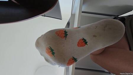 Unaware Giantess Working on Laptop in Socks Pt 7