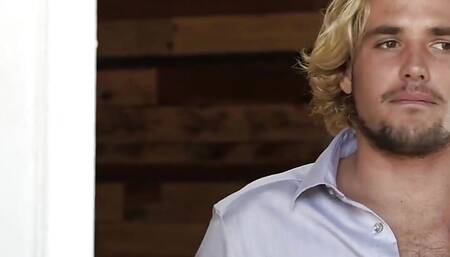 Mona Gifts The Neighbor With Squirting