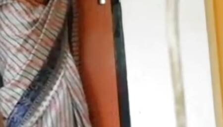 Bhabhi ki pyari chut ko chod kar chatni bana diya