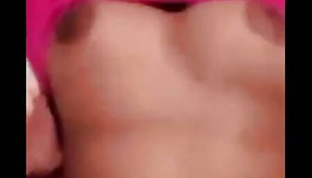 Indian hot desi bhabhi ki mast chudai in hotel room