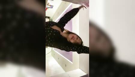 LillyCrei video