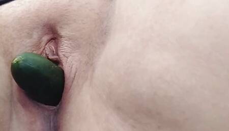 FUCKED HERSELF WITH A CUCUMBER. SEX CUCUMBER TO ORGASM