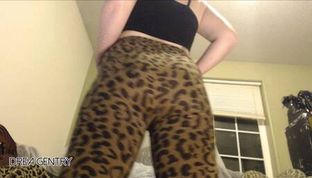 Lo-Fi Ass and Leggings Worship