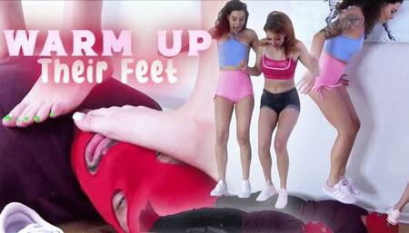 Fina & Onyx Warm Up Their Feet (HD MP4)