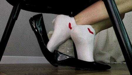 She play with ballet flats WMV