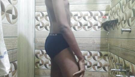 I told my twink to show his pinoy slim body andd dance in the  bathroom so that i will give him butterflies after he seduced me