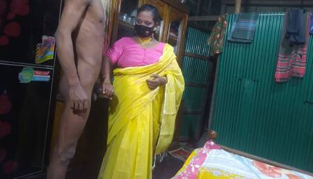 Desi Aunty big pussy and big milk sex
