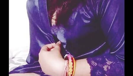 Devar ne bhabhi ko porn dekhte hue pakad liya or phir jamkar chudai ki