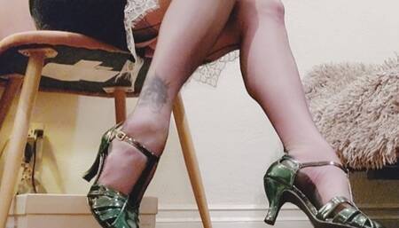 New Shoes and Full Fashion Nylons 4252024