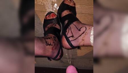 Piss sissy crossdresser femboy feet