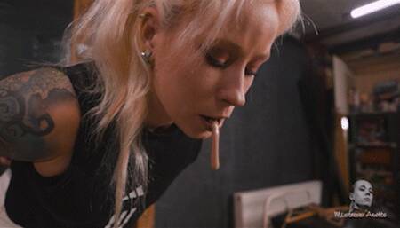 POV - Glass table and spit HD MP4